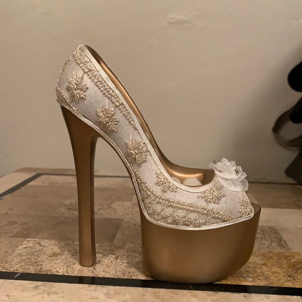 Ring holder